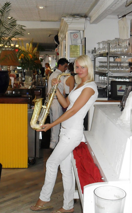 woman romance - russianchattingapp.com