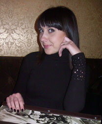 russianchattingapp.com - woman telephone